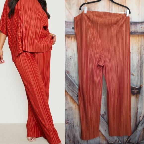 BOOHOO plus size plisse pants - Picture 2 of 4